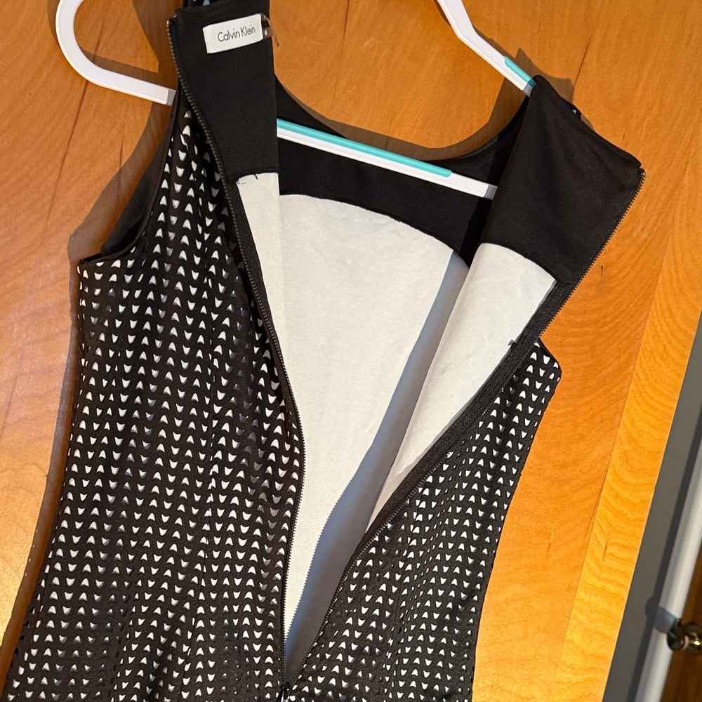 Calvin Klein Black and White Patterned Midi Dress - Picture 7 of 9